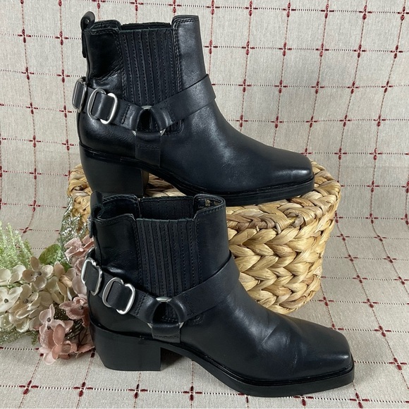 Sam Edelman “Bellamie” Black Leather Chunky Heel Ankle Bootie Square Toe Sz 5 - Picture 6 of 8